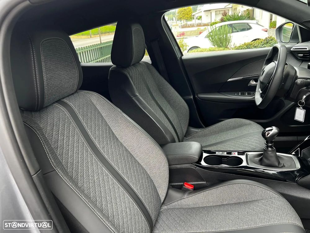 Peugeot 2008 1.2 PureTech Allure - 45