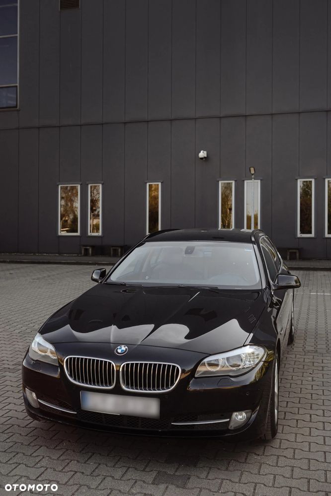 BMW Seria 5 520d - 38