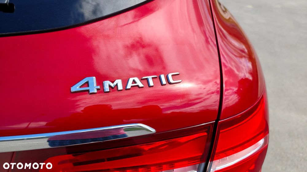 Mercedes-Benz GLC 300 4Matic 9G-TRONIC Exclusive - 12