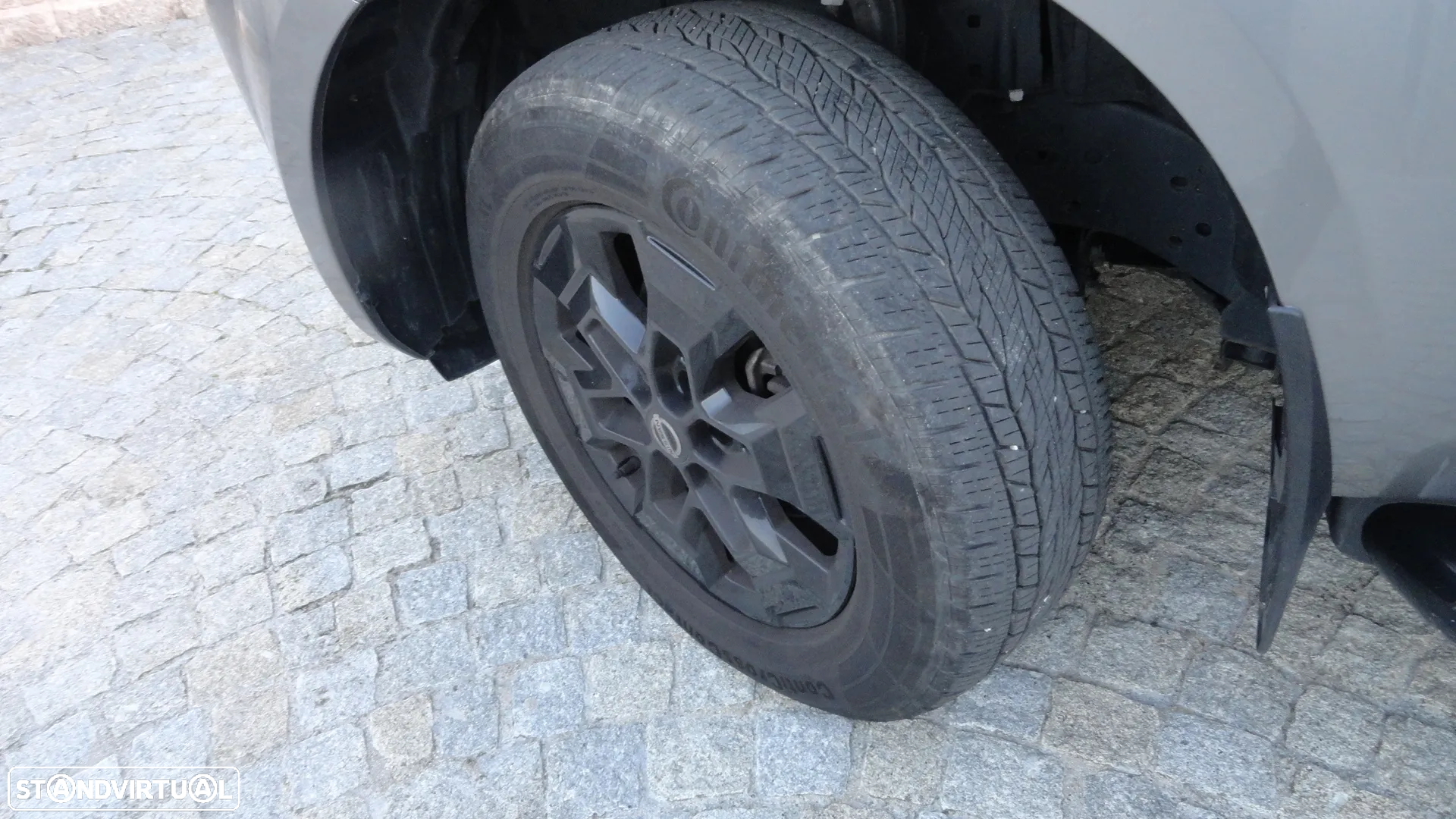 Nissan Navara 2.3 dCi CD 4WD N-Guard - 10