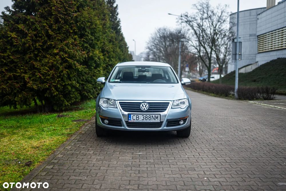 Volkswagen Passat 1.6 FSI Comfortline - 9