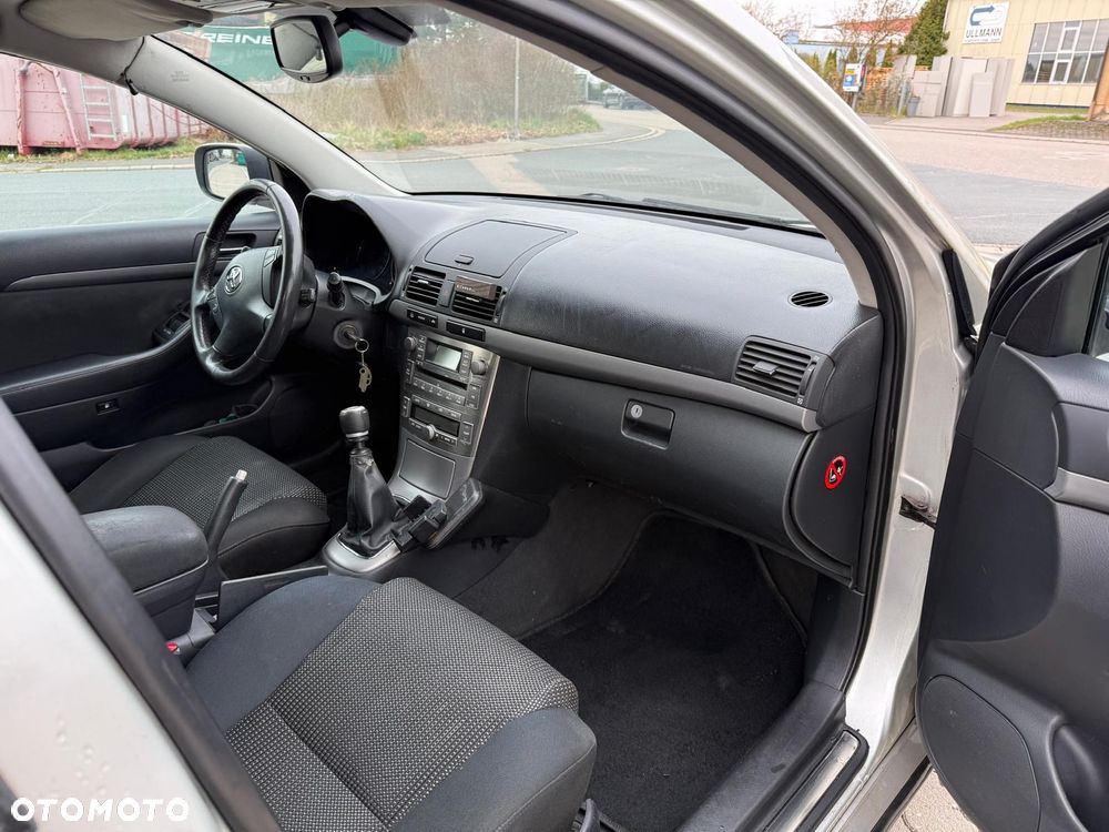 Toyota Avensis 2.0 D-4D Sol Premium - 11