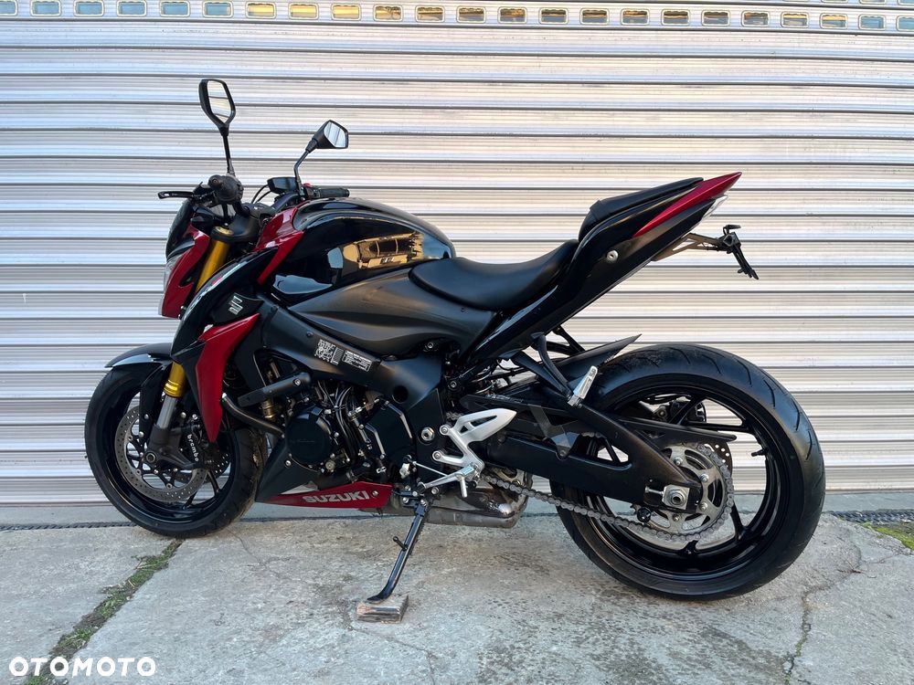 Suzuki GSX 1000 - 16