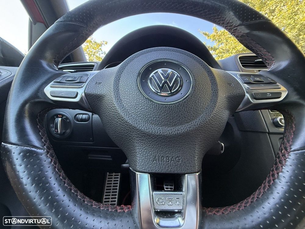 VW Golf 2.0 GTI - 32