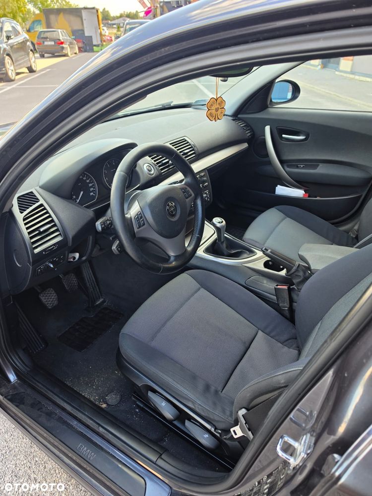 BMW Seria 1 120i - 9