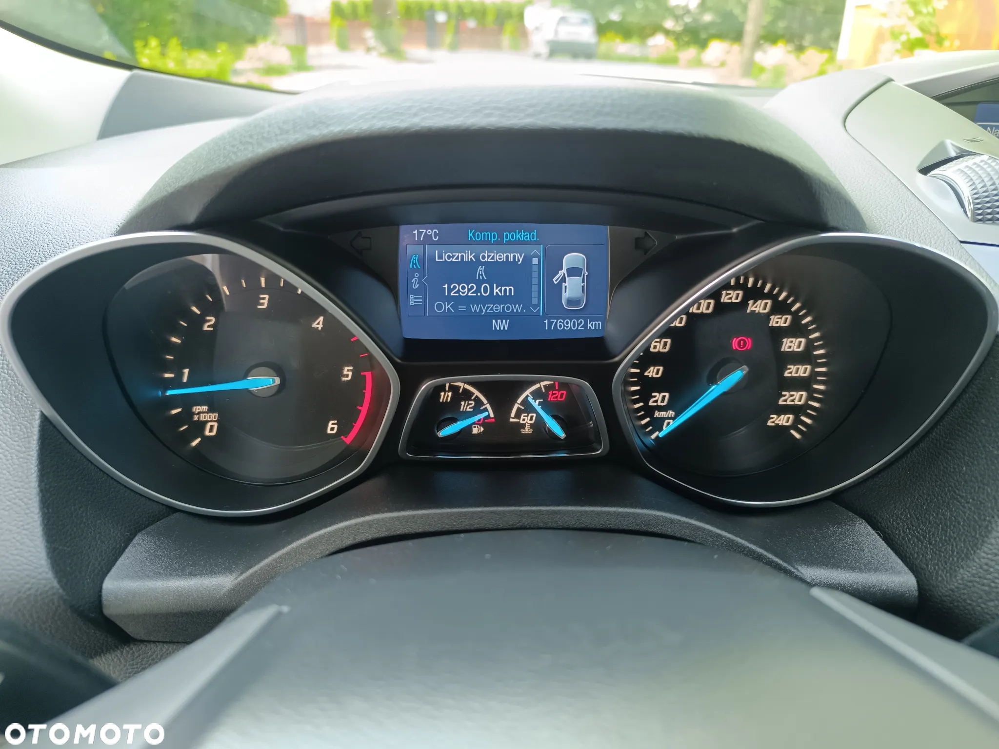 Ford Kuga 2.0 TDCi 2x4 Titanium - 40