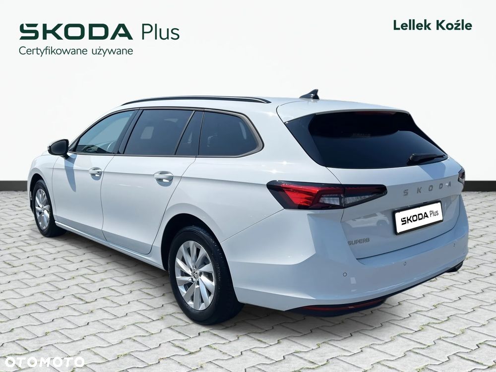 Skoda Superb 2.0 TDI SCR Essence DSG - 8