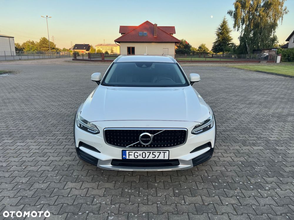 Volvo V90 - 2