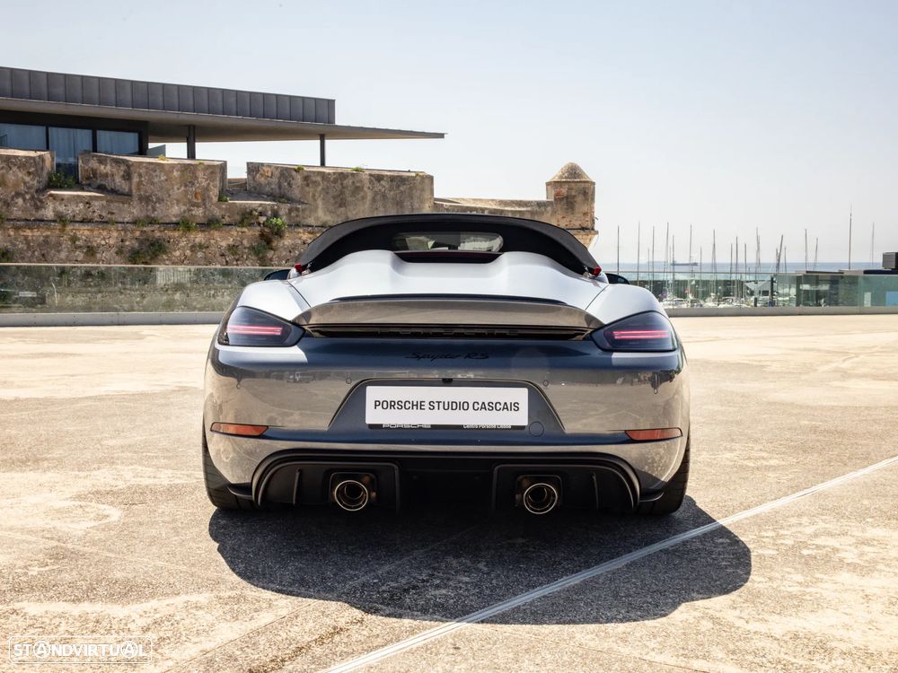 Porsche 718 Spyder - 8