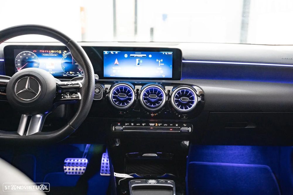 Mercedes-Benz A 250 Limousine - 13