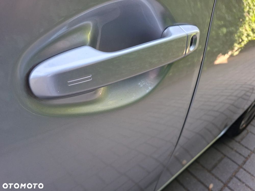 Toyota Auris 1.8 HSD Sol - 10