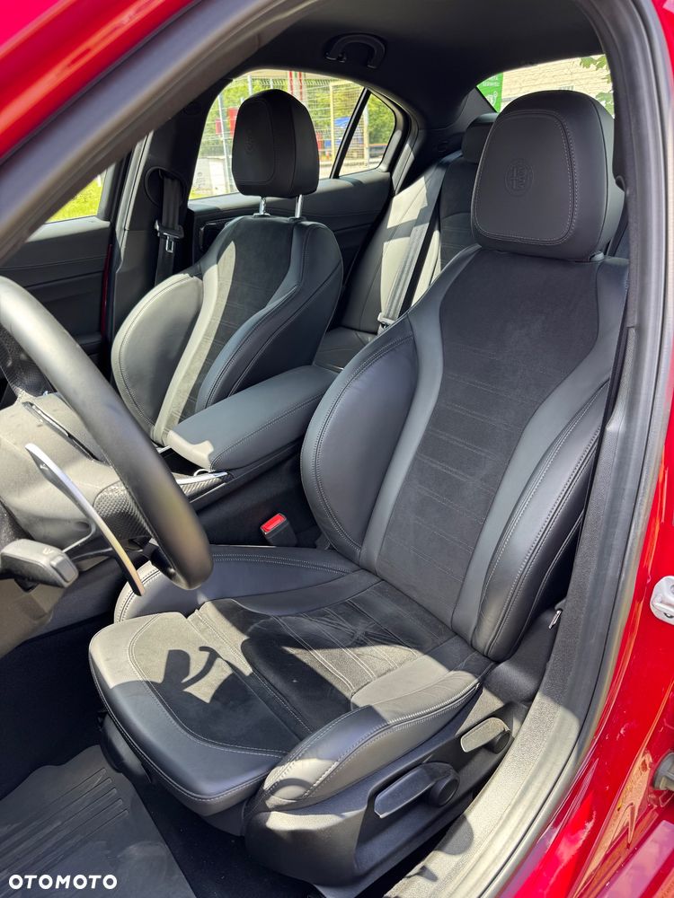 Alfa Romeo Giulia 2.9 Bi Turbo V6 Quadrifoglio - 11