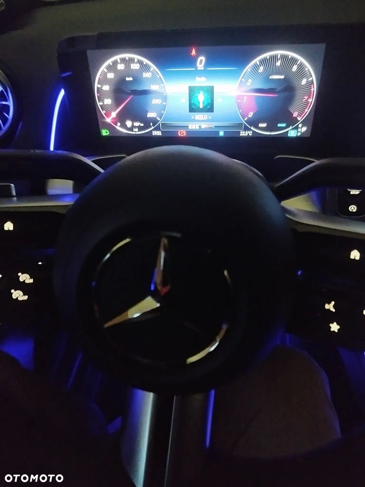 Mercedes-Benz GLB - 13