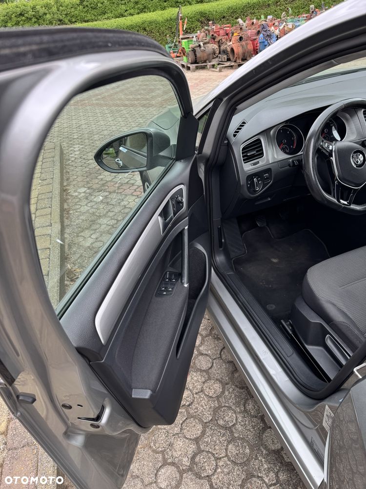 Volkswagen Golf - 6