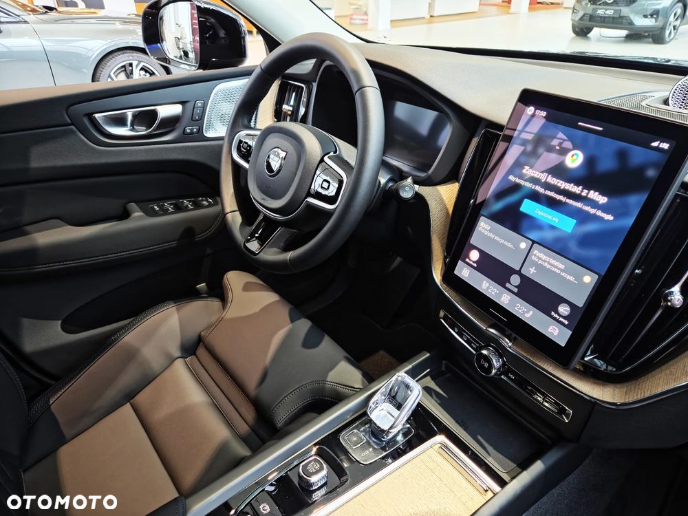 Volvo XC 60 T8 Plug-In Hybrid AWD Plus Dark - 13