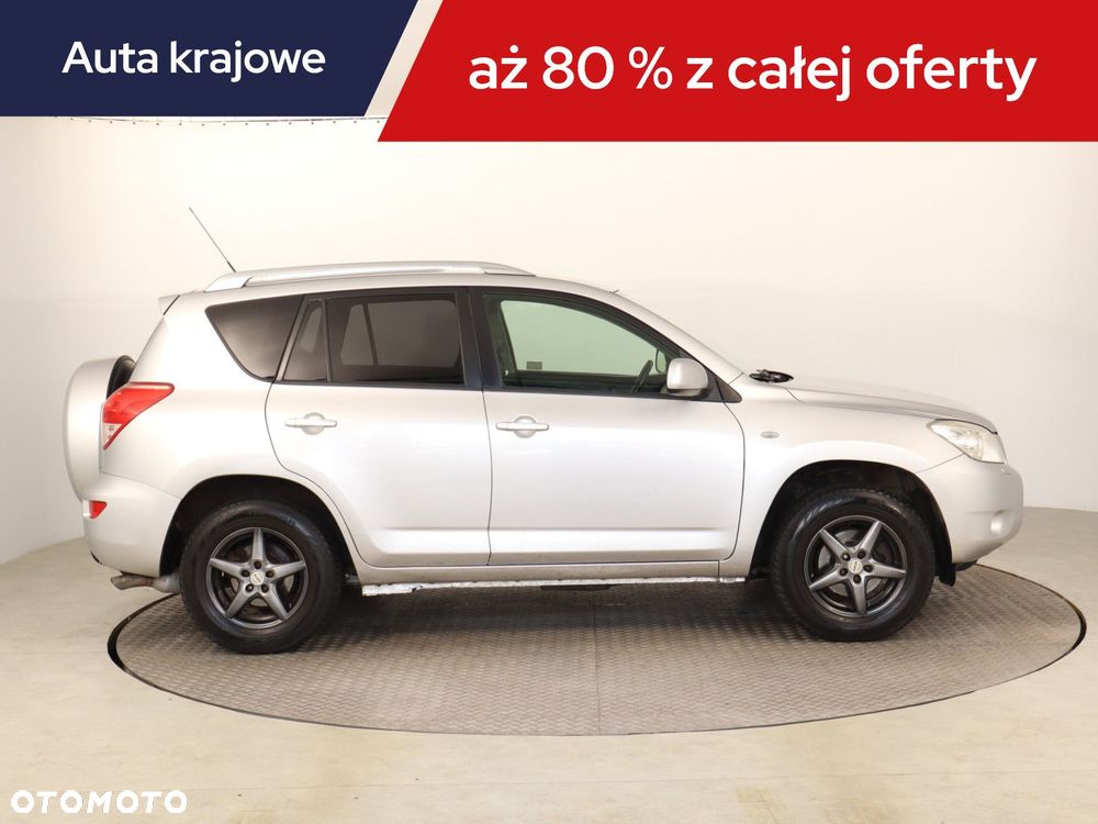 Toyota RAV4 - 8