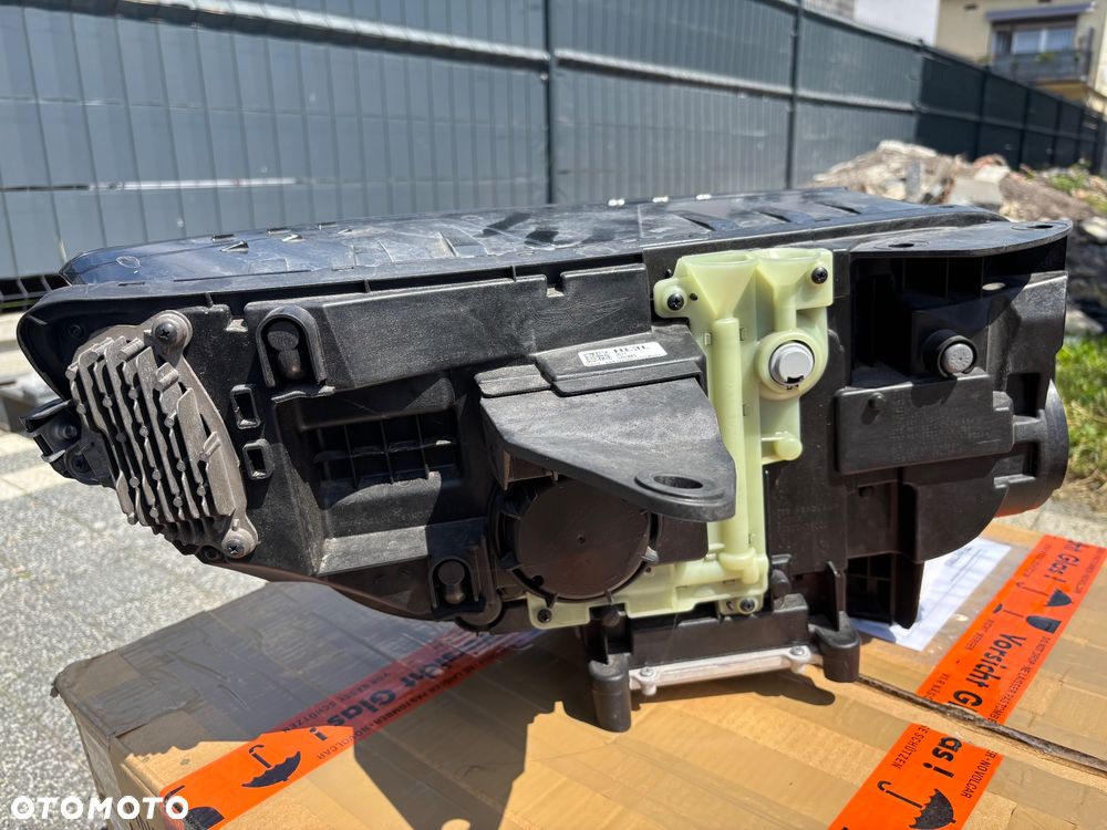 Genesis GV80 Reflektor Full Led lewa strona - 3