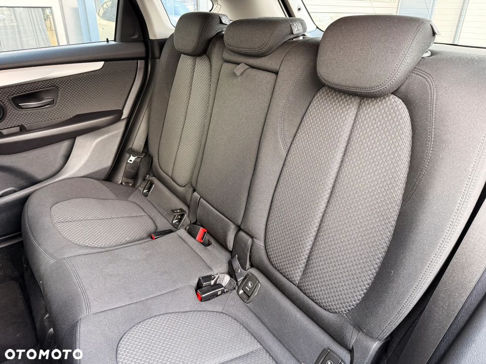 BMW Seria 2 218i - 30