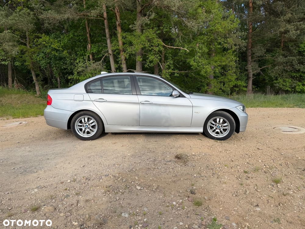 BMW Seria 3 318i Edition Sport - 9