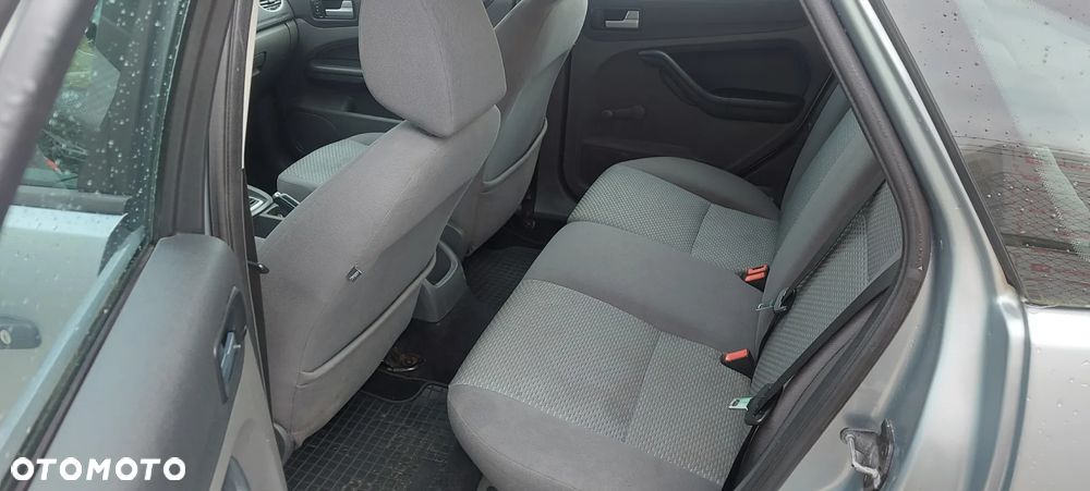 Ford Focus 1.6 TDCi cDPF Ghia - 27