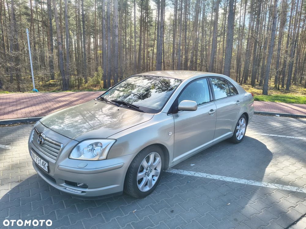 Toyota Avensis 1.8 VVT-i Sol - 1