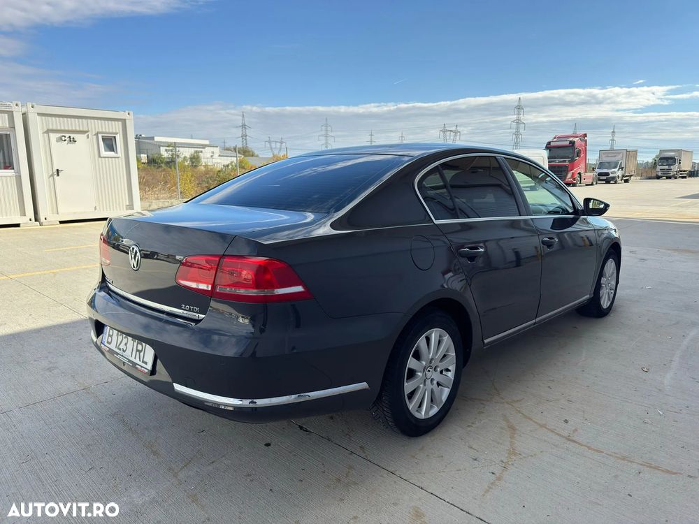 Volkswagen Passat Variant 2.0 TDI Blue TDI Comfortline - 5