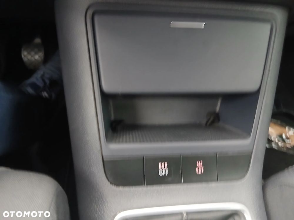 Volkswagen Golf Plus 2.0 TDI DPF Comfortline - 10