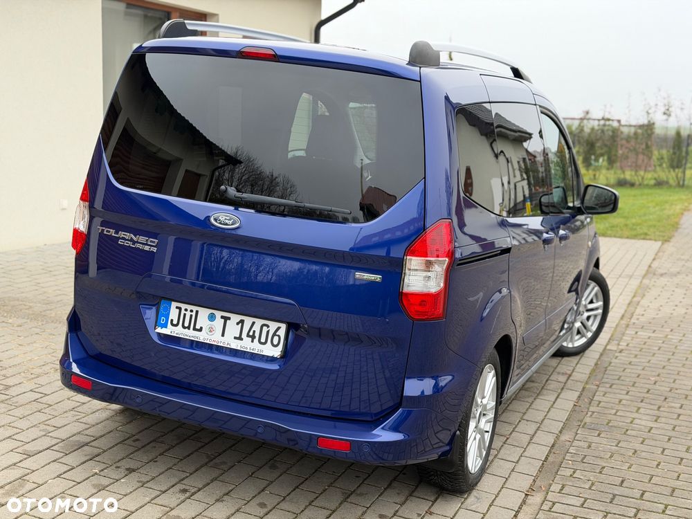 Ford Tourneo Courier - 27