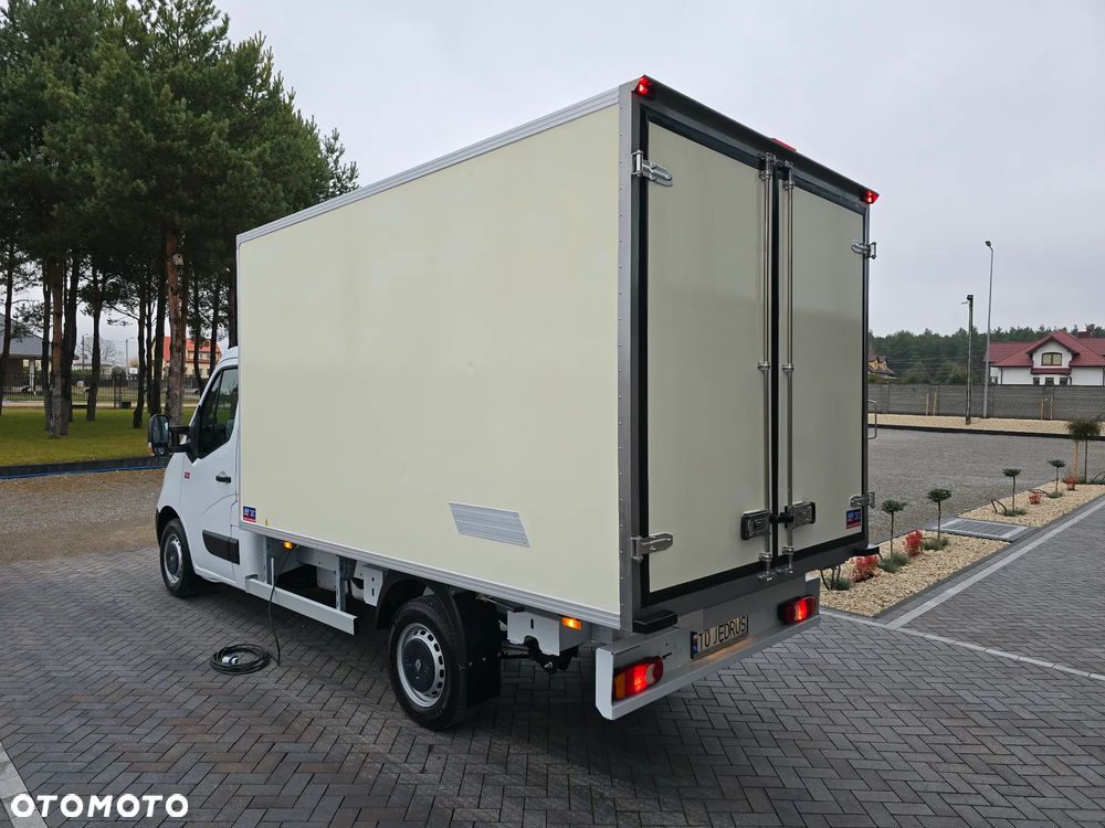 Renault MASTER IGLOPOL -30*C +25*C Carrier XARIOS 350 Podłączenie Stacjonarne 230 V ŁADOWNOŚĆ 840Kg WZMOCNIONE TYLNE ZWIESZENIE TEMPOMAT KLIMA HALOGENY KAMERA COFANIA SALON PL STAN JAK NOWY - 11