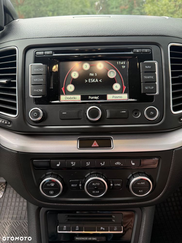 Volkswagen Sharan 2.0 TDI Comfortline - 24