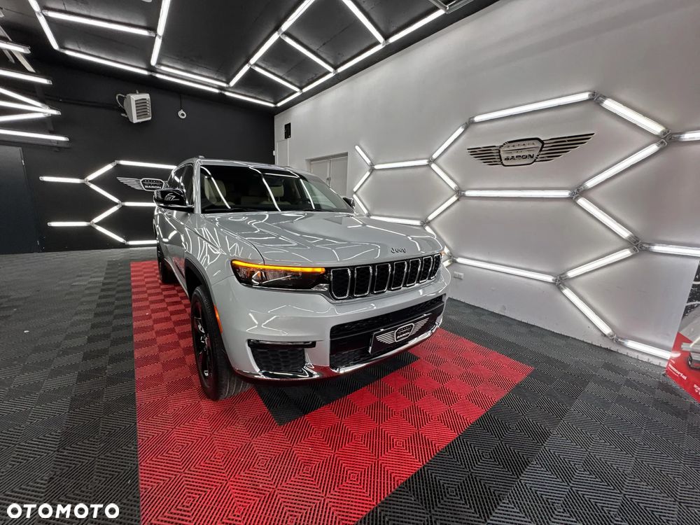 Jeep Grand Cherokee - 29