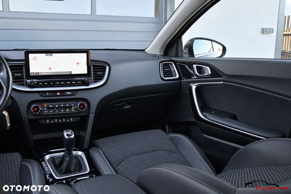 Kia Ceed - 24
