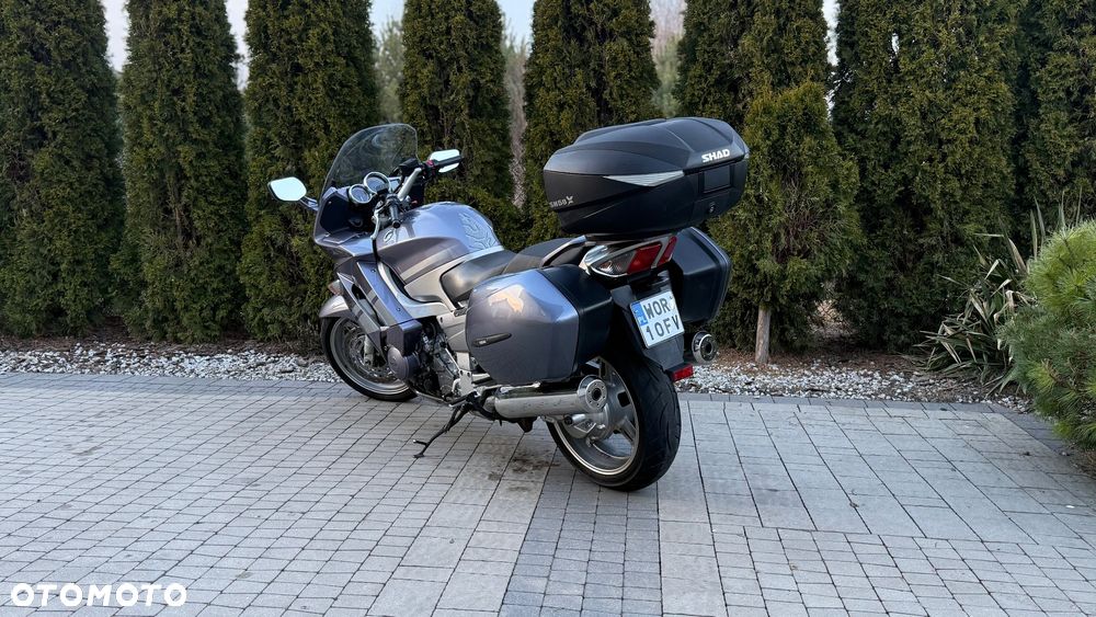 Yamaha FJR - 11