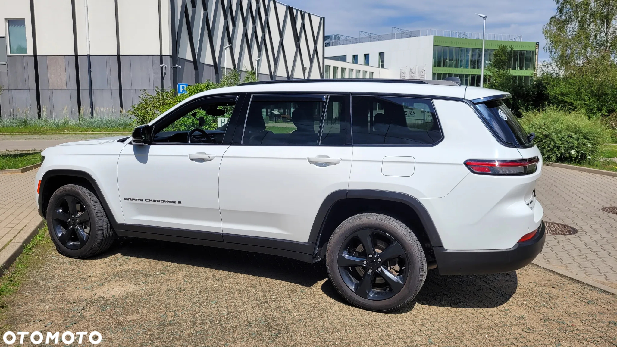 Jeep Grand Cherokee - 15
