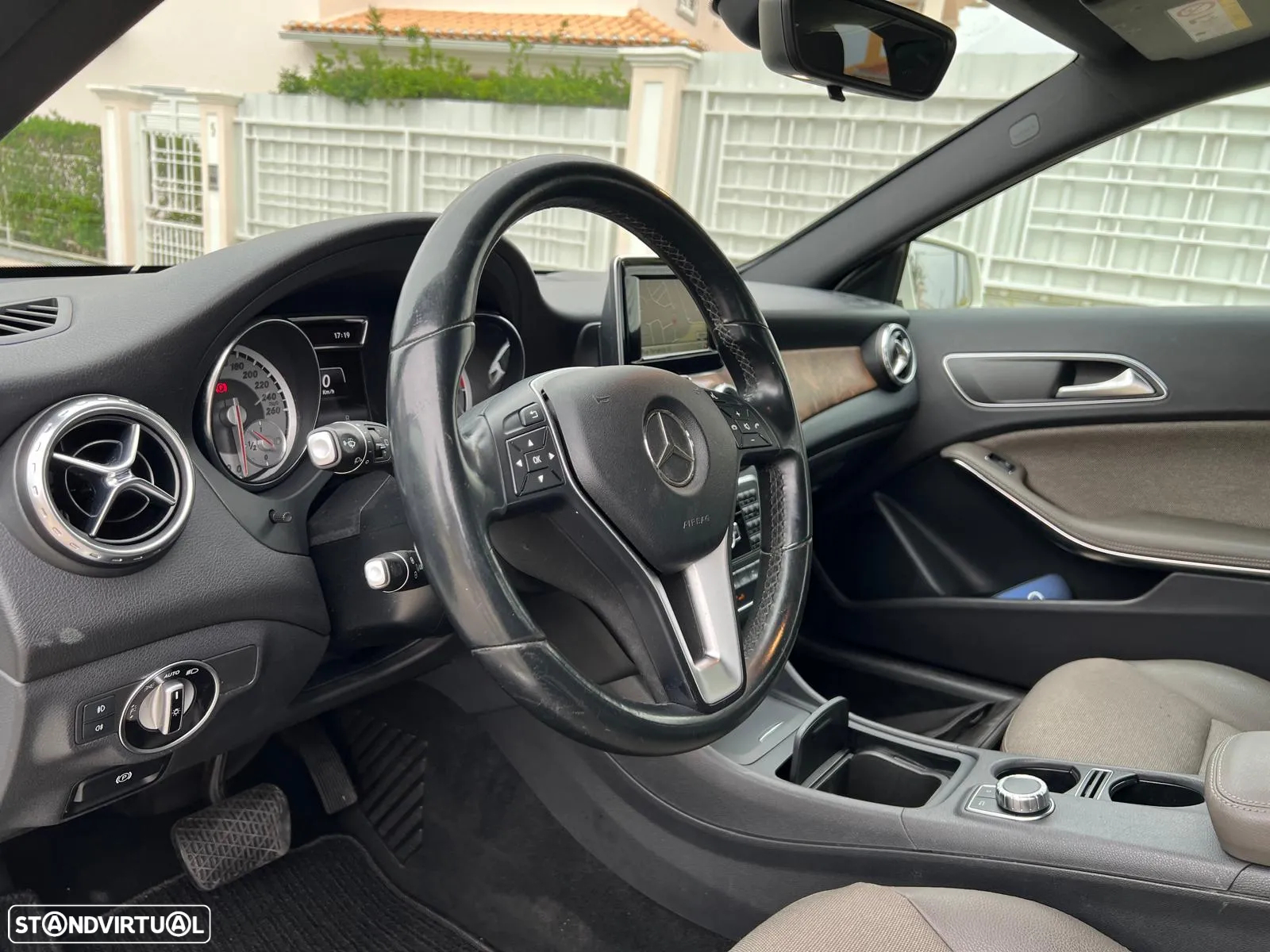 Mercedes-Benz GLA 220 CDI 4Matic 7G-DCT - 8