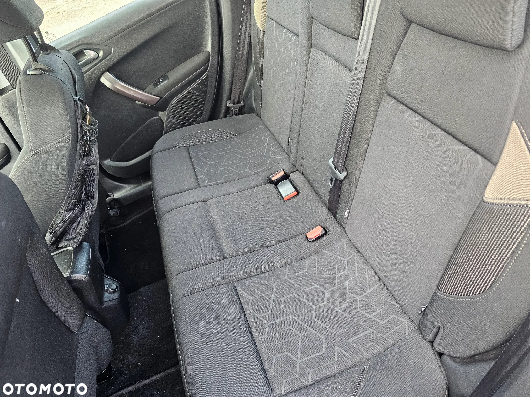 Peugeot 2008 1.2 Pure Tech Style - 8