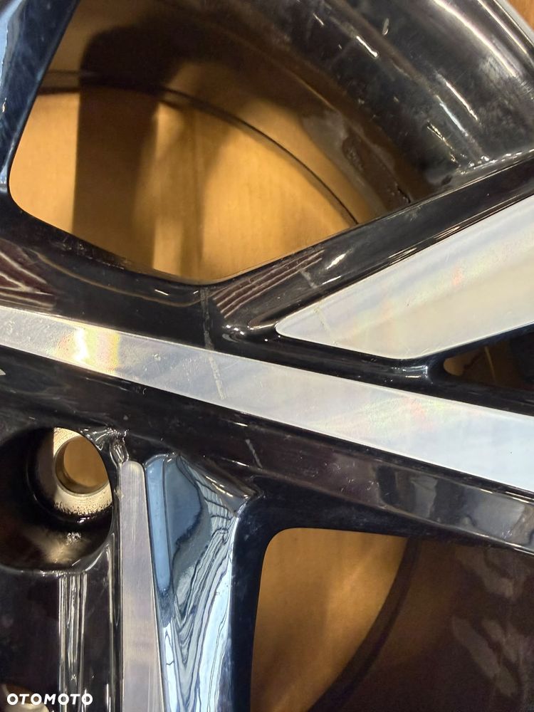 Felgi aluminiowe R18 2szt. - 5