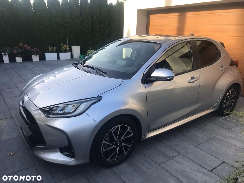 Toyota Yaris Hybrid 1.5 Executive - 4