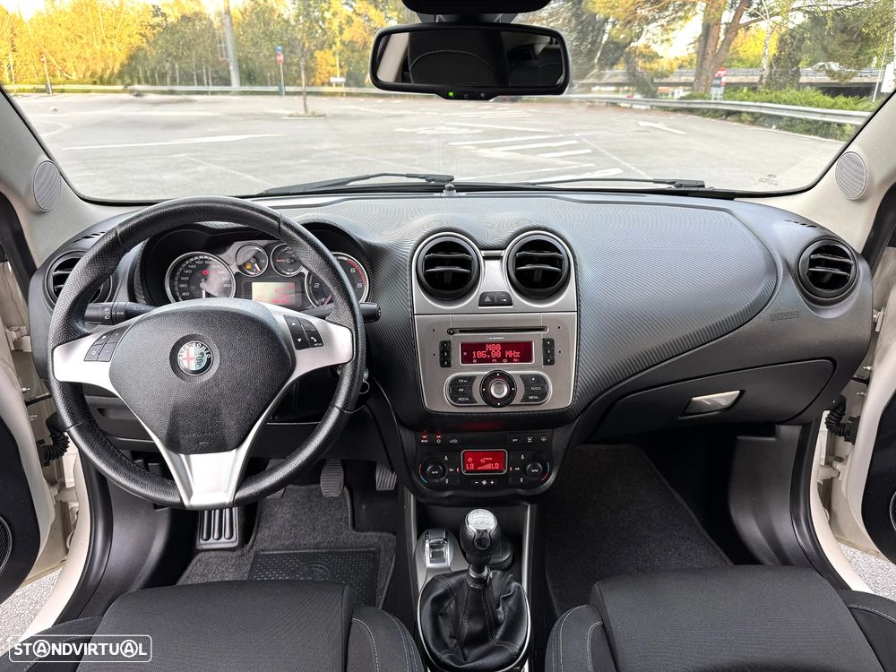 Alfa Romeo MiTo 1.6 JTD Distinctive S&S - 8