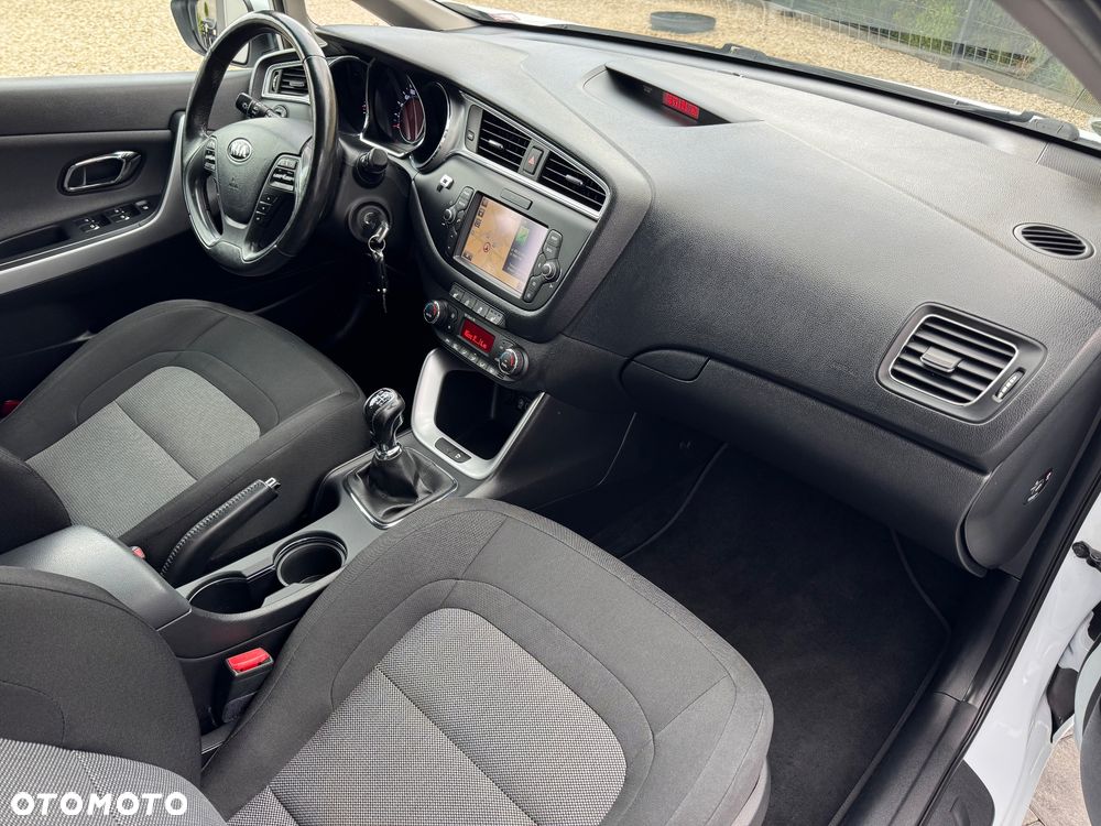 Kia Ceed 1.4 CVVT ISG Dream-Team Edition - 31