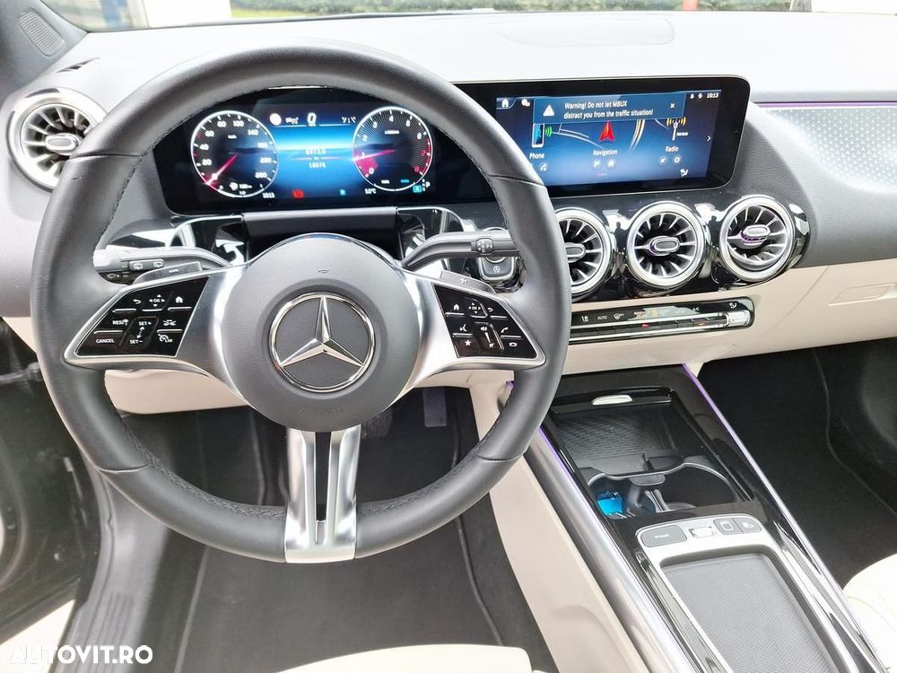 Mercedes-Benz GLA - 11