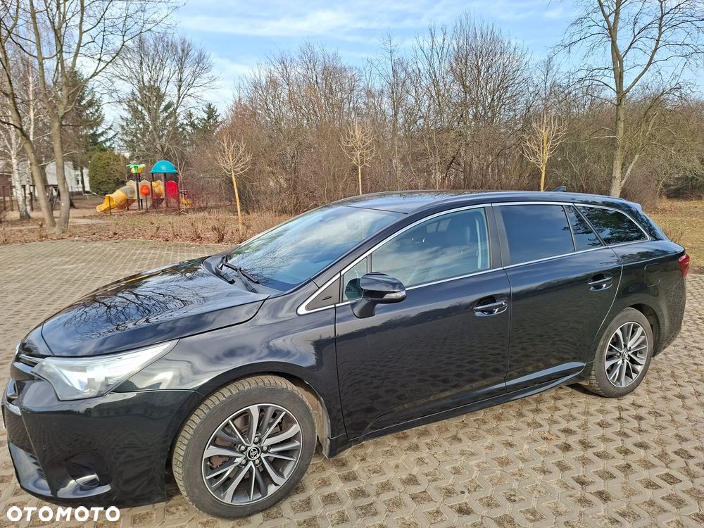 Toyota Avensis 2.0 D-4D Prestige - 2