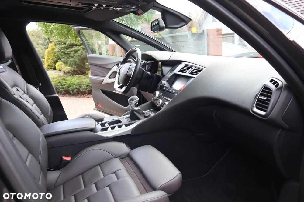DS Automobiles DS 5 - 10