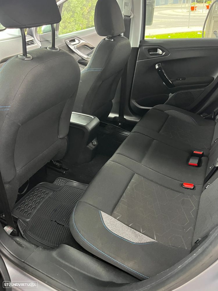 Peugeot 2008 PureTech 82 Style - 18