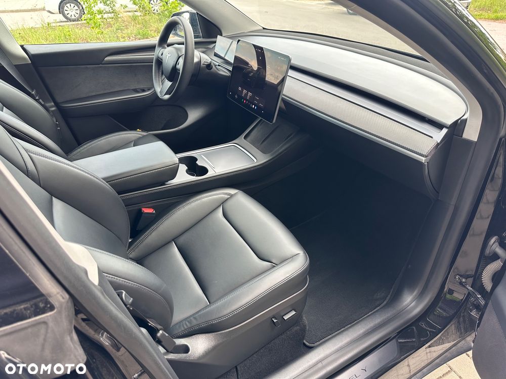 Tesla Model Y Performance AWD - 8