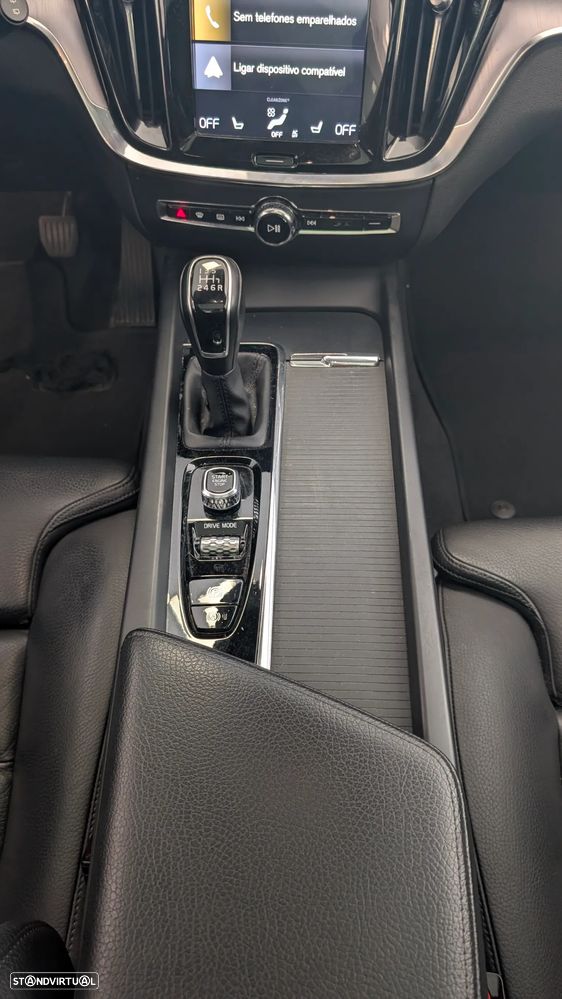 Volvo V60 2.0 D4 Momentum Plus - 19