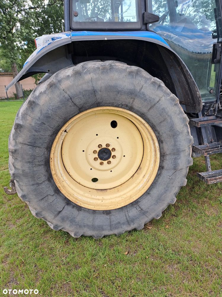 New Holland TM130 - 12