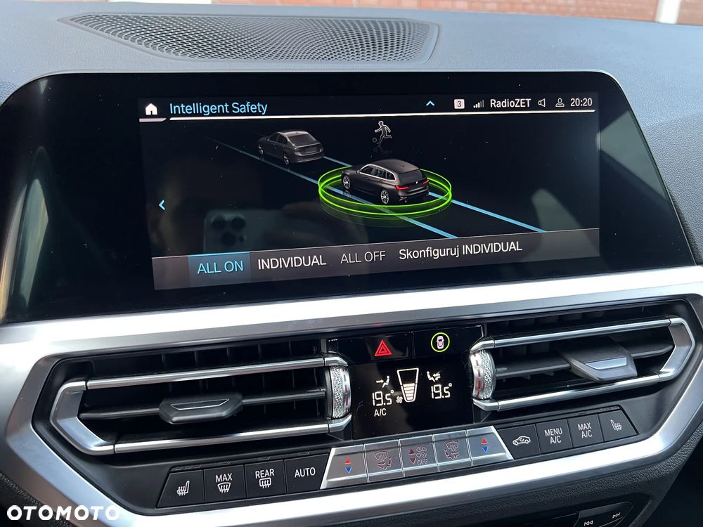 BMW Seria 3 320e M Sport - 38