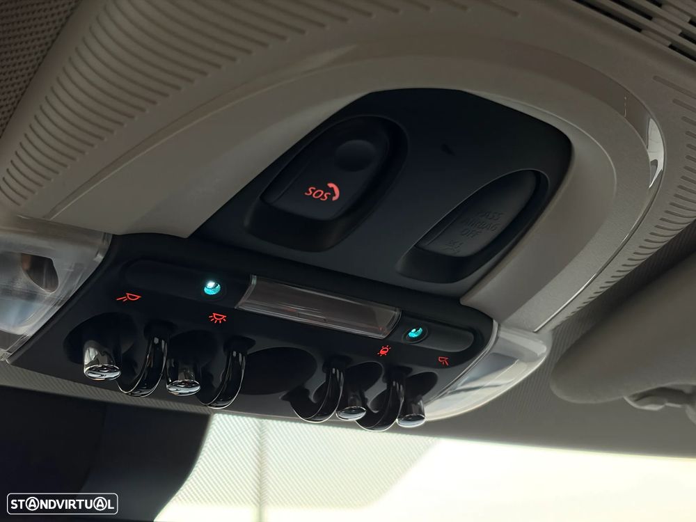 MINI 5 Portas Cooper Aut. Essential - 34