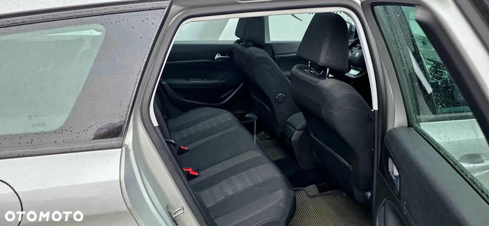 Peugeot 308 BlueHDi 120 EAT6 Stop & Start Allure - 20